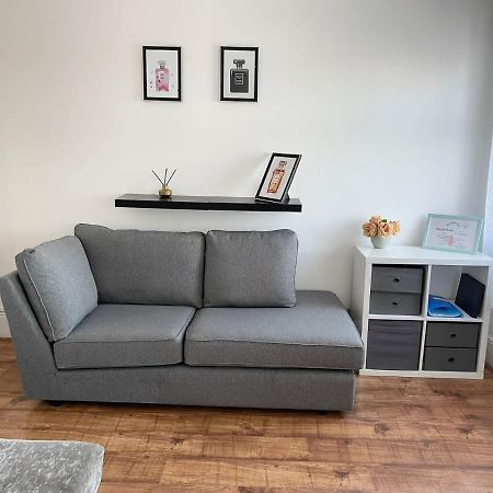 Large 3 Bedroom Modern Apartment Close To Central London Finchley Zewnętrze zdjęcie