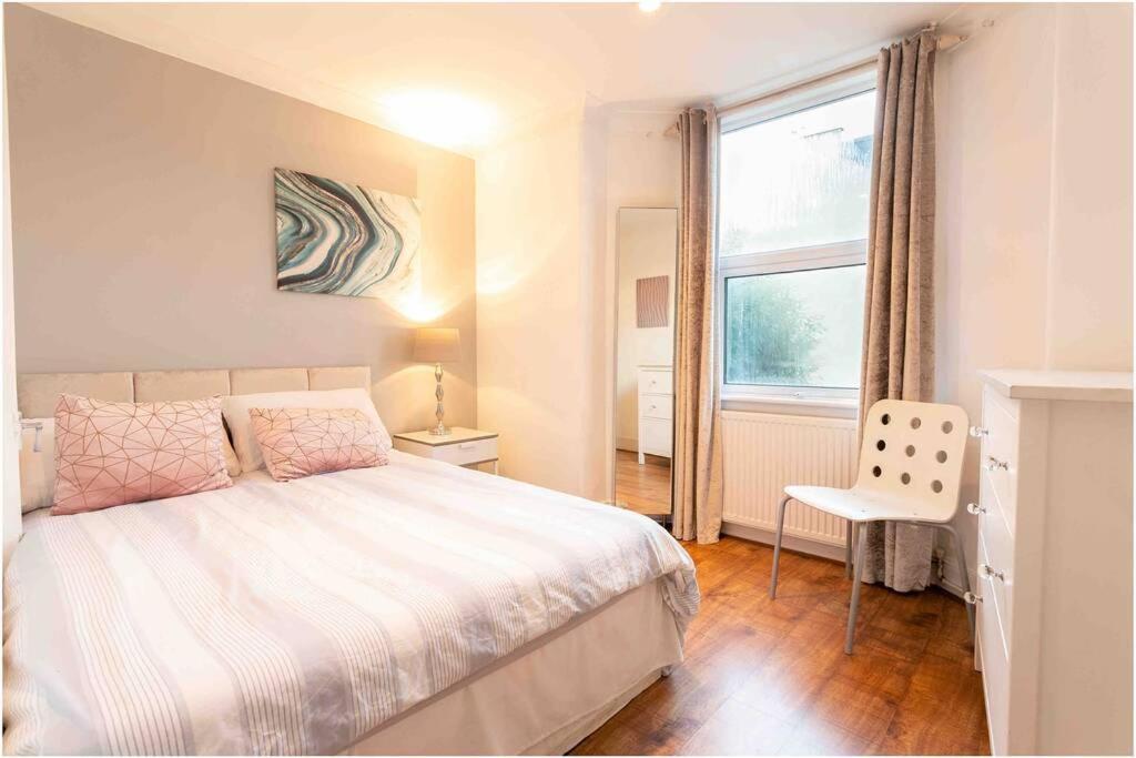 Large 3 Bedroom Modern Apartment Close To Central London Finchley Zewnętrze zdjęcie