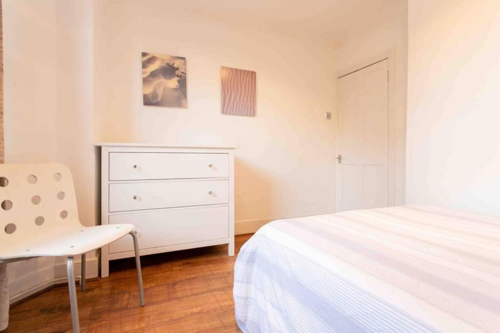 Large 3 Bedroom Modern Apartment Close To Central London Finchley Zewnętrze zdjęcie
