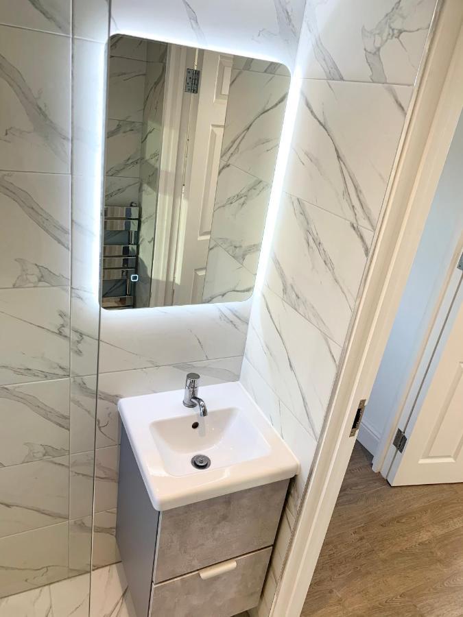 Large 3 Bedroom Modern Apartment Close To Central London Finchley Zewnętrze zdjęcie