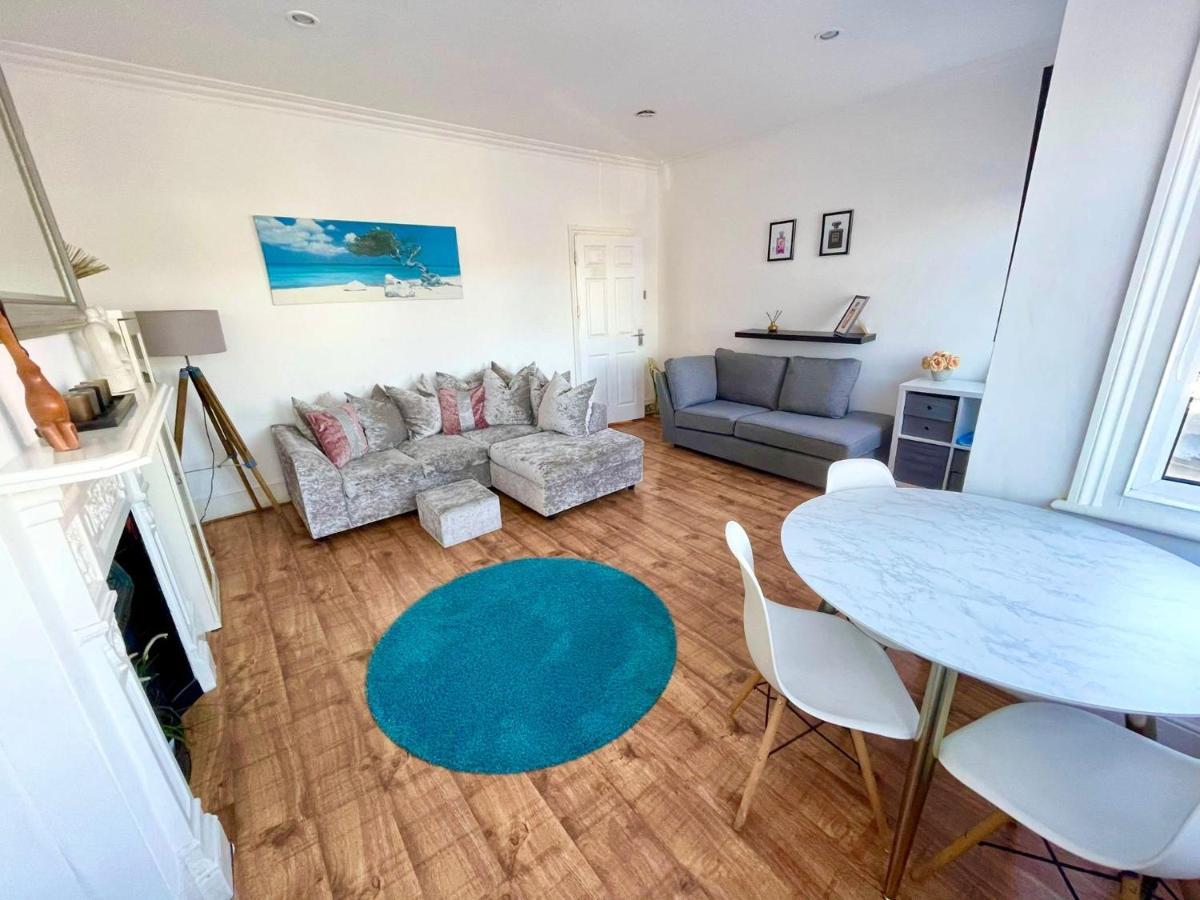Large 3 Bedroom Modern Apartment Close To Central London Finchley Zewnętrze zdjęcie